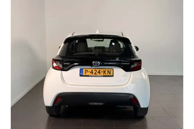 Toyota Yaris (2022) thumbnail 5