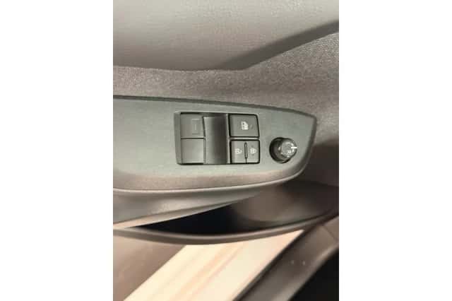 Toyota Yaris (2022) thumbnail 6