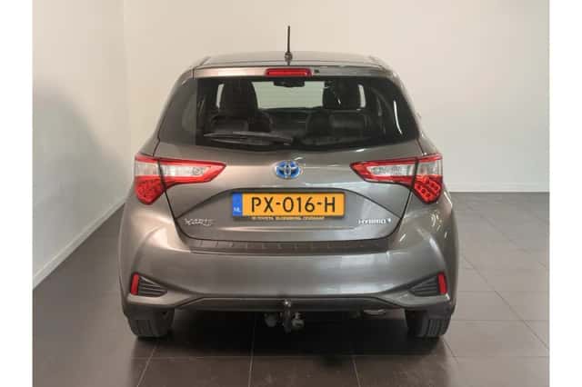 Toyota Yaris (2017) thumbnail 5