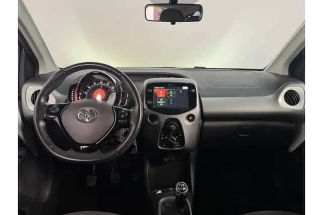 Toyota Aygo (2019) thumbnail 2