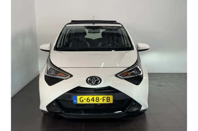 Toyota Aygo (2019) thumbnail 3