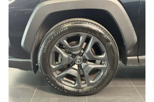 Toyota RAV4 (2022) thumbnail 4