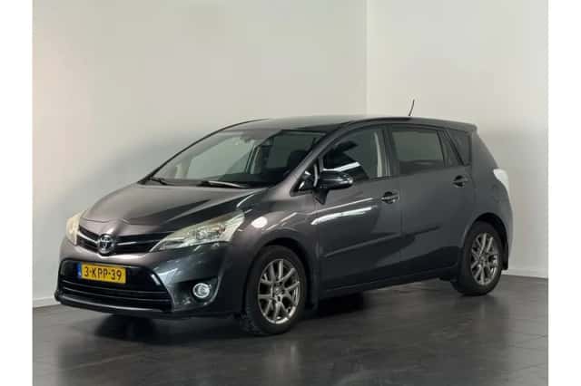Toyota Verso (2013) thumbnail 1