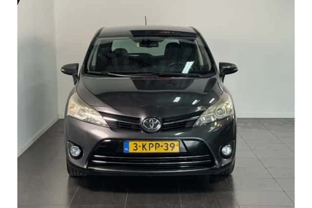 Toyota Verso (2013) thumbnail 3