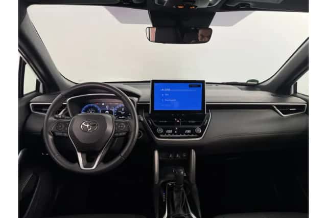 Toyota Corolla Cross (2022) thumbnail 2