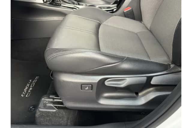 Toyota Corolla Cross (2022) thumbnail 6