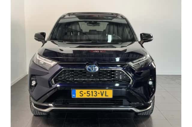 Toyota RAV4 (2023) thumbnail 3