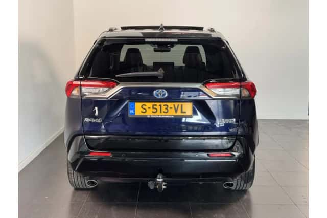 Toyota RAV4 (2023) thumbnail 4