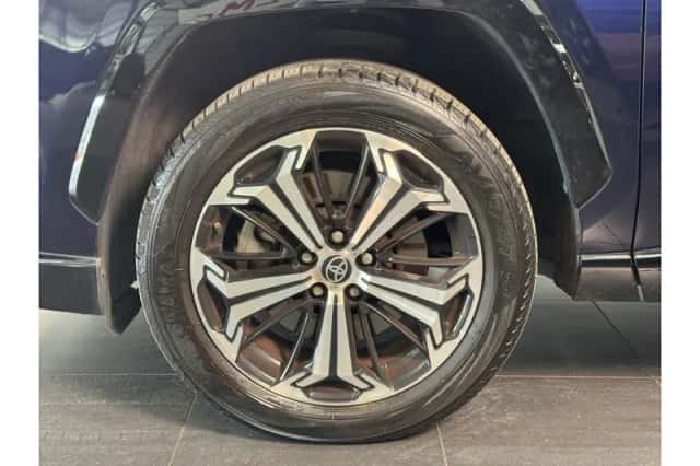 Toyota RAV4 (2023) thumbnail 6