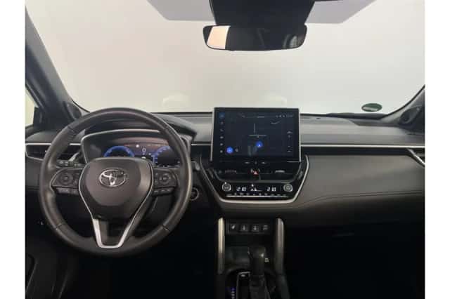 Toyota Corolla Cross (2022) thumbnail 2