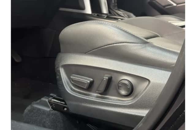 Toyota Corolla Cross (2022) thumbnail 6