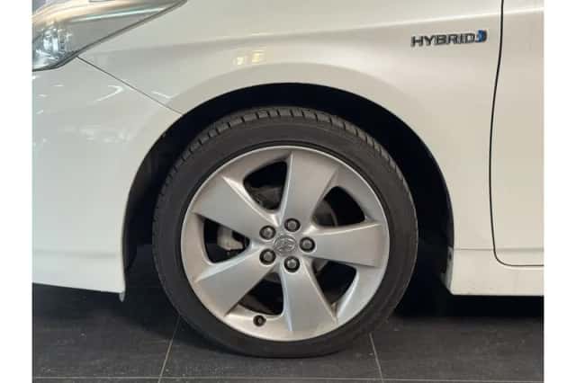 Toyota Prius (2010) thumbnail 4