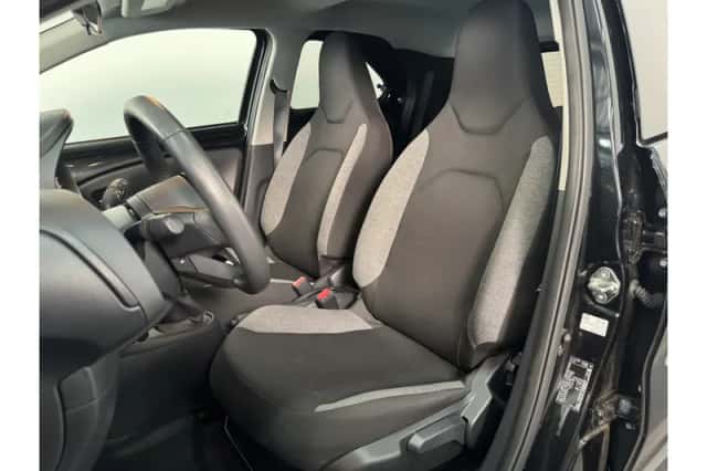 Toyota Aygo X (2023) thumbnail 5
