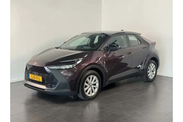 Toyota C-HR (2024) thumbnail 1