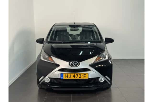 Toyota Aygo (2015) thumbnail 3