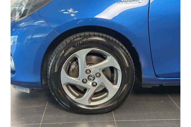 Toyota Yaris (2015) thumbnail 4