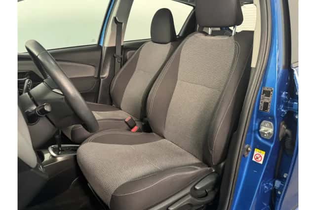 Toyota Yaris (2015) thumbnail 6