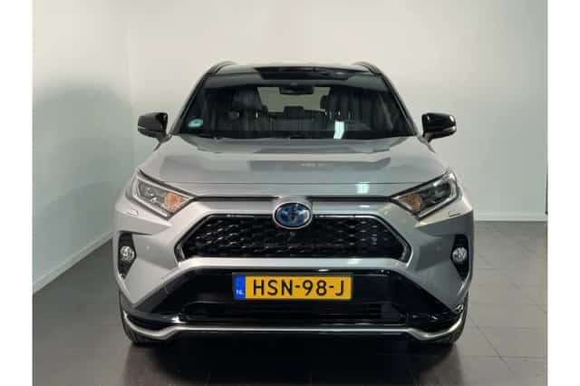 Toyota RAV4 (2022) thumbnail 3