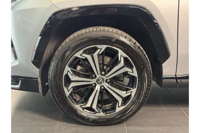 Toyota RAV4 (2022) thumbnail 4