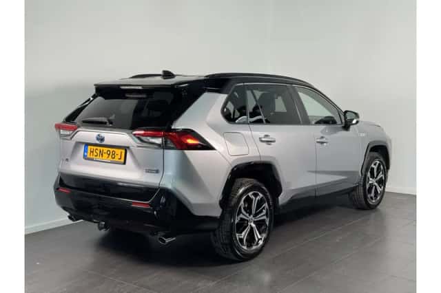 Toyota RAV4 (2022) thumbnail 5