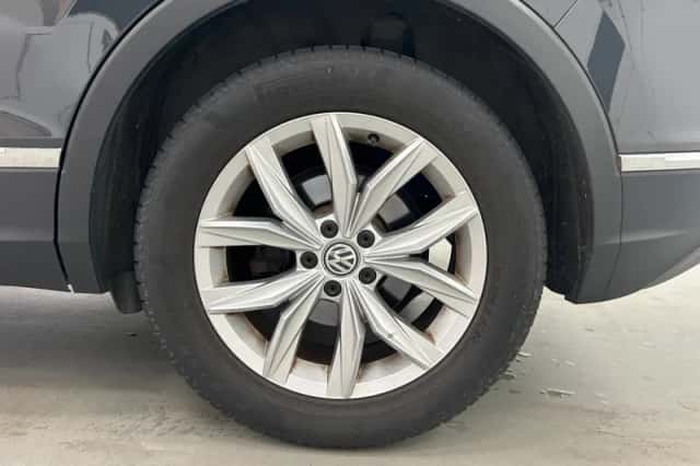 Volkswagen Tiguan (2020) thumbnail 5