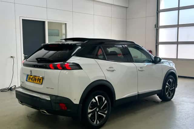 Peugeot 2008 (2020) thumbnail 3