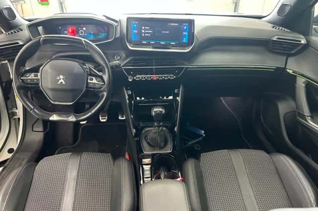 Peugeot 2008 (2020) thumbnail 6