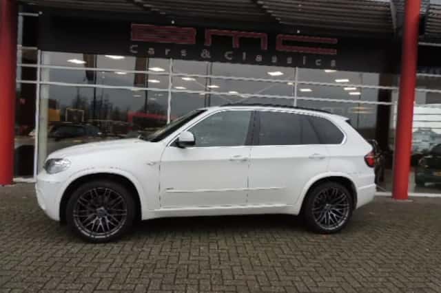 BMW X5 (2012) thumbnail 6