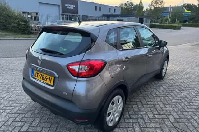 Renault Captur (2014) thumbnail 5