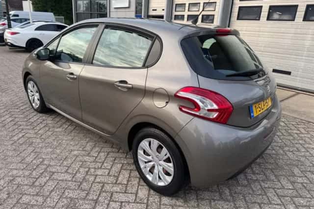 Peugeot 208 (2013) thumbnail 3