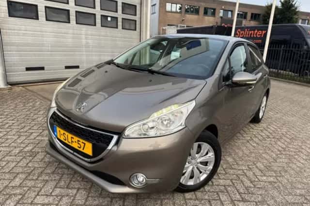 Peugeot 208 (2013) thumbnail 4