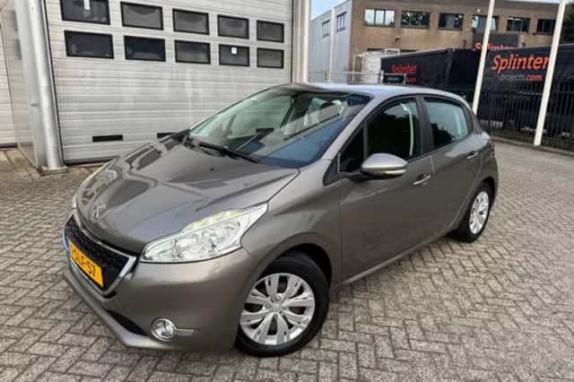 Peugeot 208 (2013) thumbnail 6