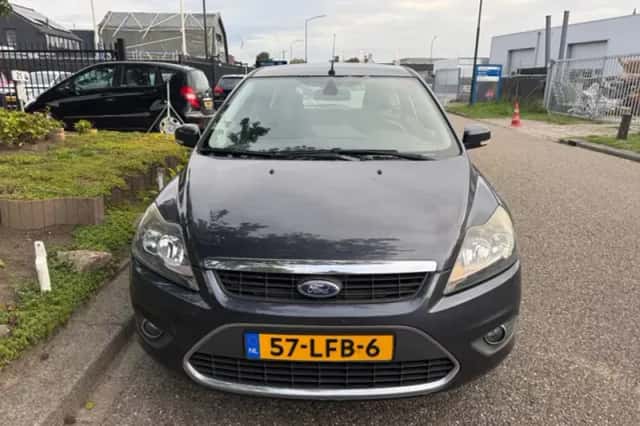 Ford Focus (2010) thumbnail 5