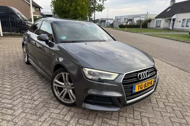 Audi A3 (2018) thumbnail 2