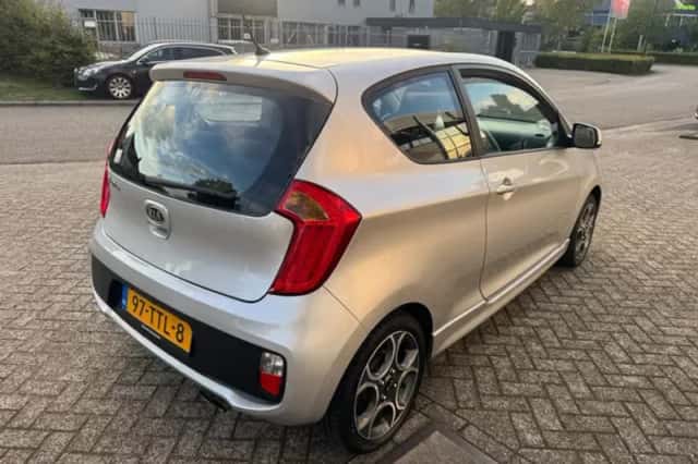Kia Picanto (2012) thumbnail 5