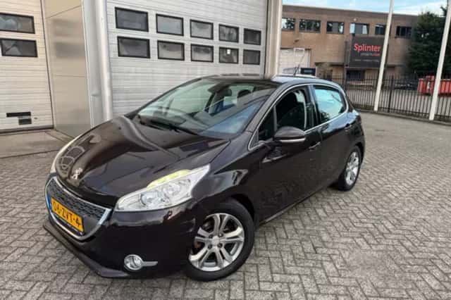 Peugeot 208 (2013) thumbnail 6