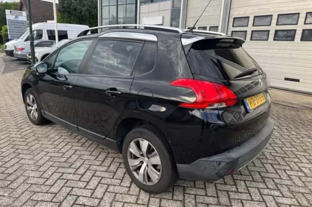 Peugeot 2008 (2015) thumbnail 3