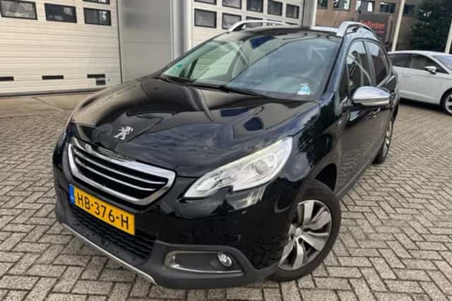 Peugeot 2008 (2015) thumbnail 4
