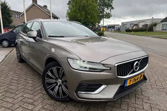 Volvo V60 (2020) thumbnail 2