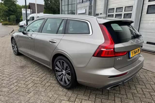 Volvo V60 (2020) thumbnail 3