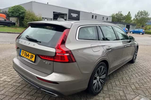 Volvo V60 (2020) thumbnail 5