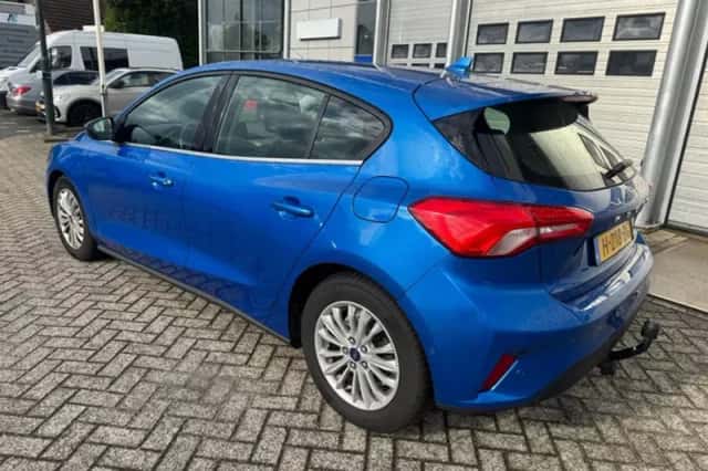 Ford Focus (2020) thumbnail 3