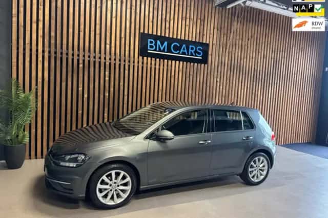 Volkswagen Golf (2018) thumbnail 1