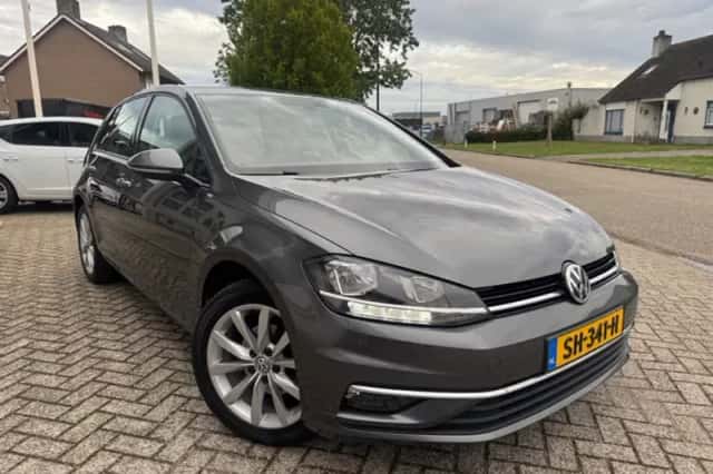 Volkswagen Golf (2018) thumbnail 2