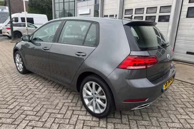 Volkswagen Golf (2018) thumbnail 3