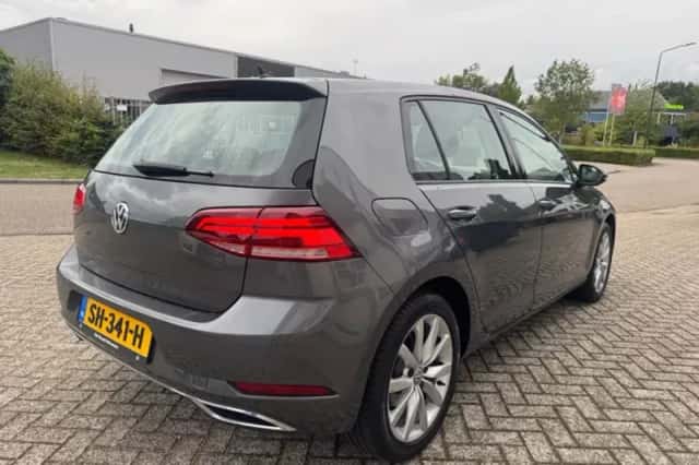 Volkswagen Golf (2018) thumbnail 5