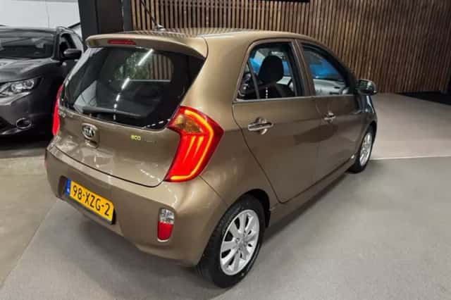 Kia Picanto (2012) thumbnail 5