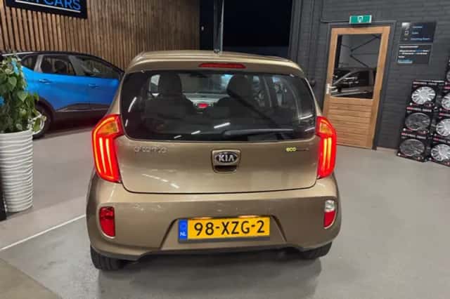 Kia Picanto (2012) thumbnail 6