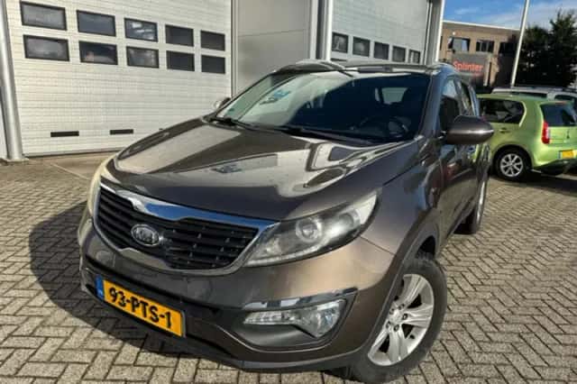 Kia Sportage (2011) thumbnail 4