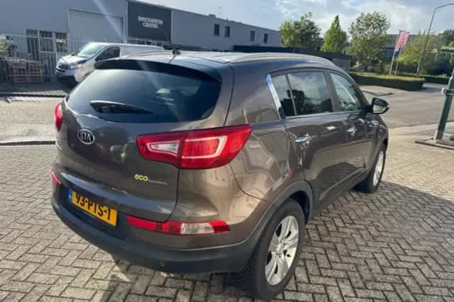 Kia Sportage (2011) thumbnail 5